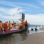 Pantai Timur Surga dengan Ombak Tenang yang Menenangkan Jiwa